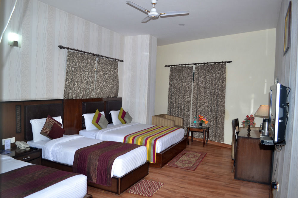 Hotel Smart Plaza Delhi Airport Нью-Делі Екстер'єр фото